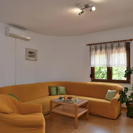 Petra Apartment *